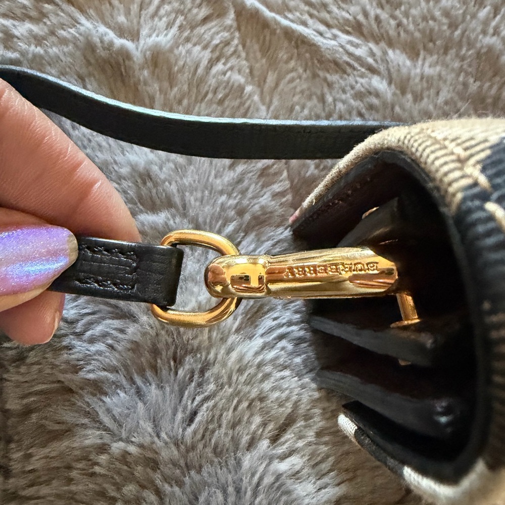 Preloved Burberry Leopard Print Crossbody Bag great condition original dust bag - Picture 9 of 10